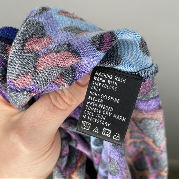 C’est City Soft Colorful Cheetah Print Top M - Picture 6 of 6